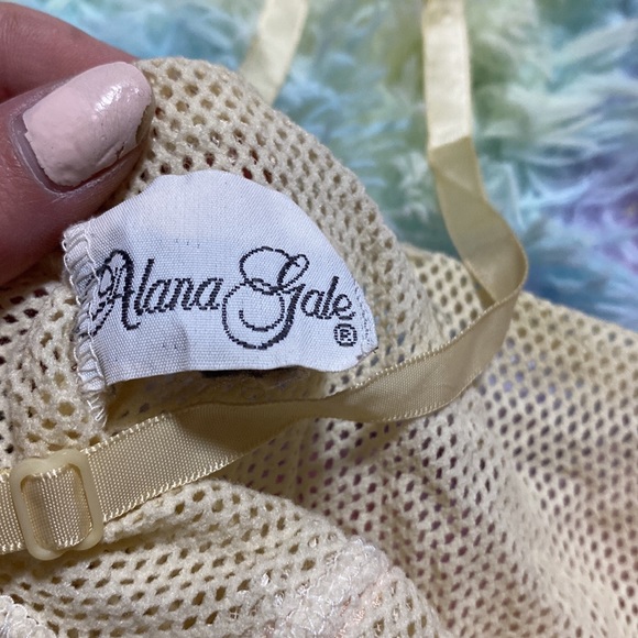 Alana gale lingerie - Picture 3 of 3